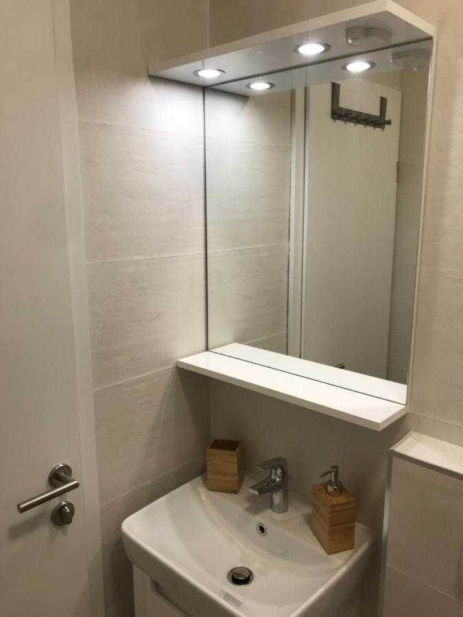 Apartments Haramincic M&B Stara Novalja Ngoại thất bức ảnh