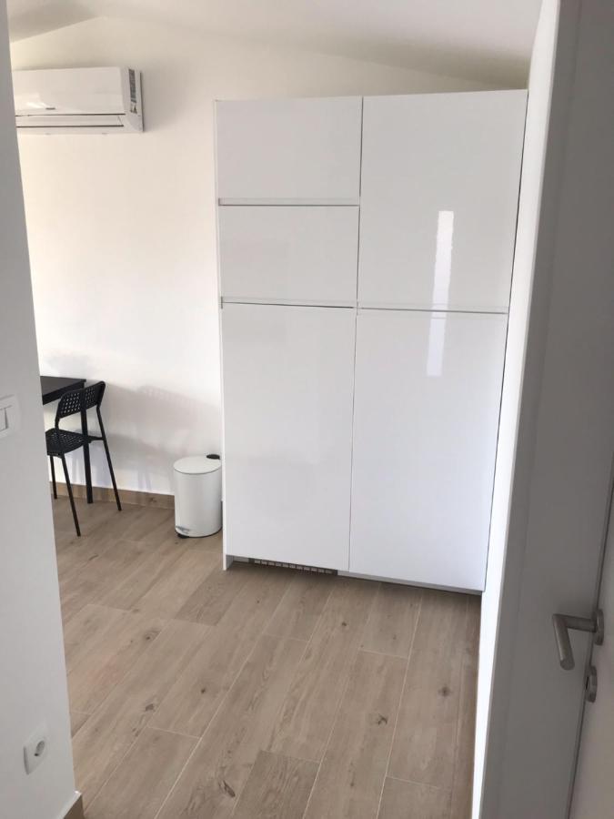 Apartments Haramincic M&B Stara Novalja Ngoại thất bức ảnh