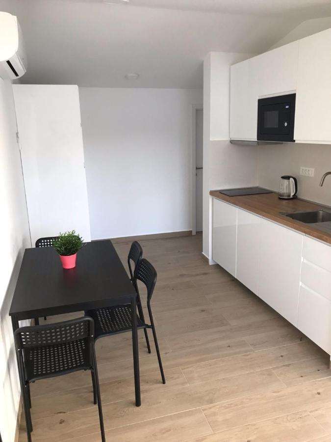 Apartments Haramincic M&B Stara Novalja Ngoại thất bức ảnh