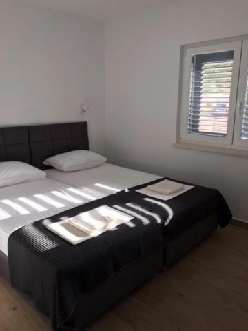 Apartments Haramincic M&B Stara Novalja Ngoại thất bức ảnh